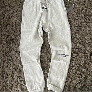 Fear Of God Essentials Light Oatmeal Sweatpants SS22 Size Small Brand New